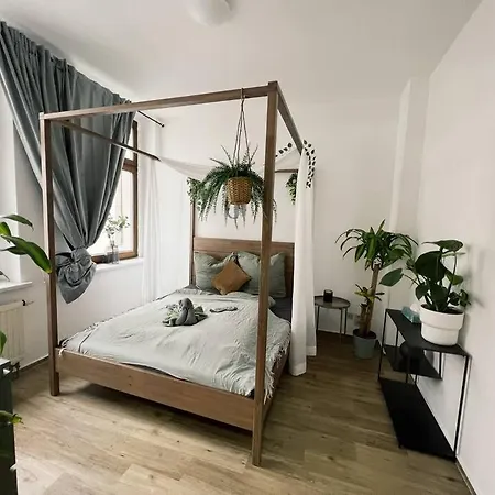 Pretty Jungle Apartment Zwickau